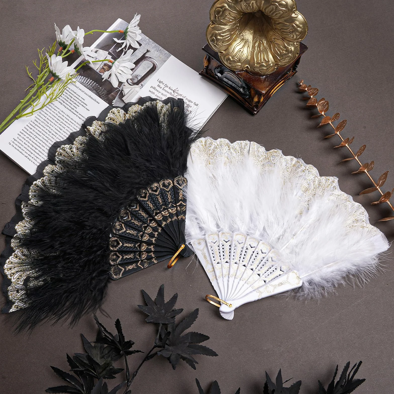 2 sztuki damskie wachlarze z piór, 1920s styl vintage składany wachlarz ręczny wachlarz z piór, wachlarz damski Gatsby na Halloween, wesele, przyjęcie, herbatnik, bal kostiumowy, czarno-biały